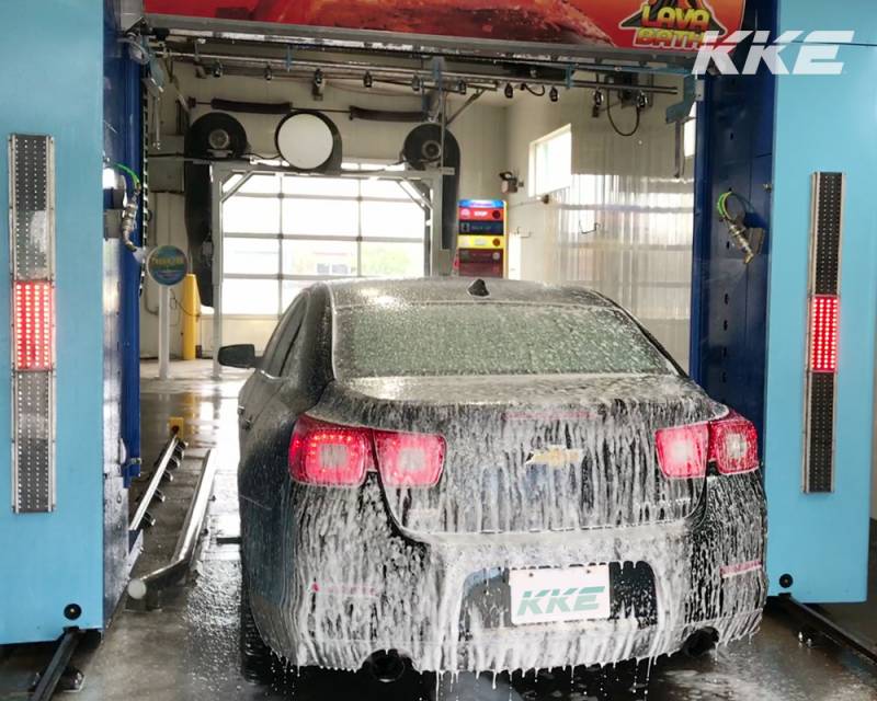 Le système de lavage de voiture automatique sans contact Wave KKE Wash Systems France